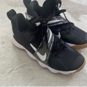 Woman’s Volleyball Shoes